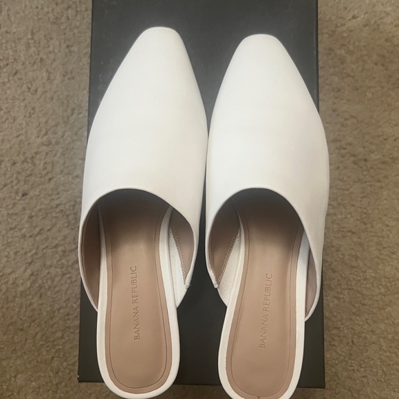 Banana Republic,flat close shoes,Used 1 time only - Picture 4 of 5